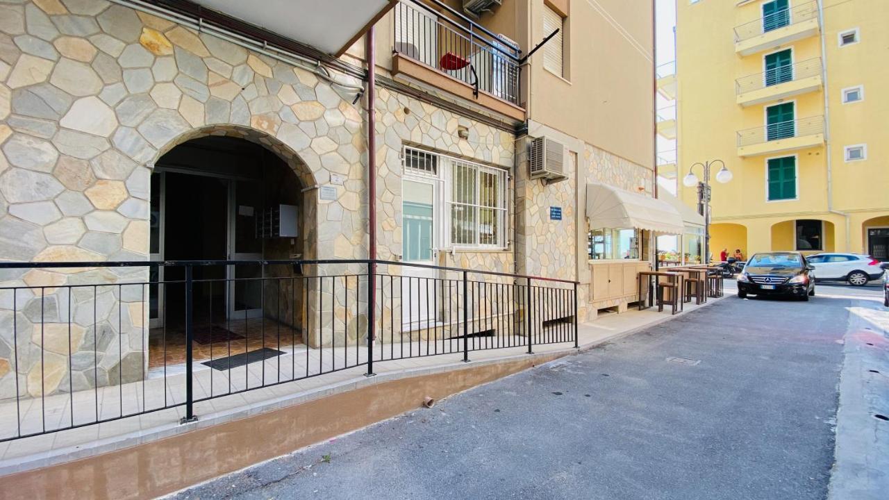 Babyaccommodation Family Experience IV Pietra Ligure Kültér fotó